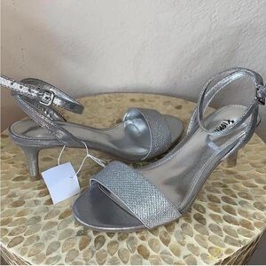 FIONI Silver Heels